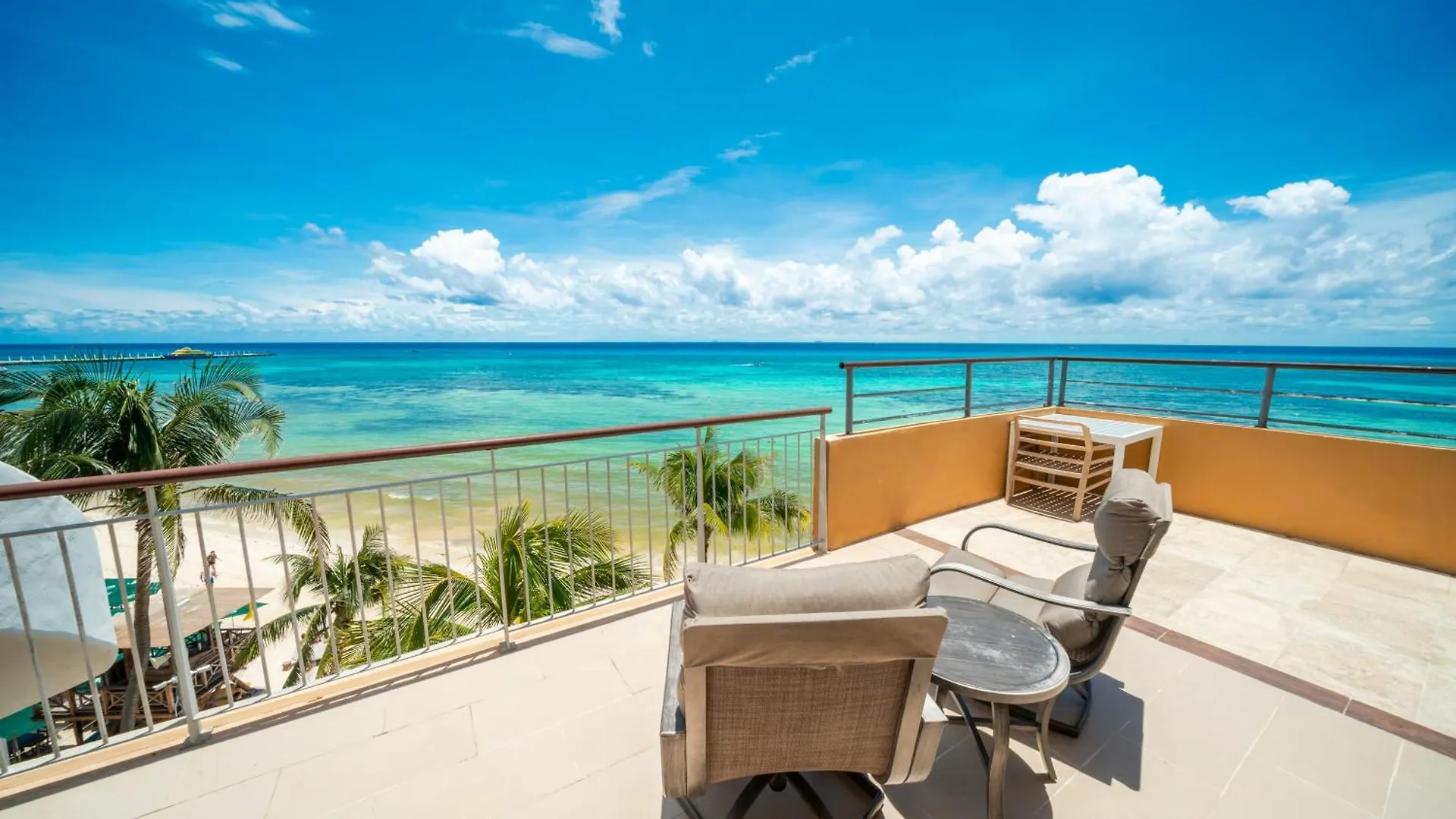 Condo Surf 408 - Beachfront Stunning Ocean View Penthouse - At El Faro Condo Playa del Carmen 0*,