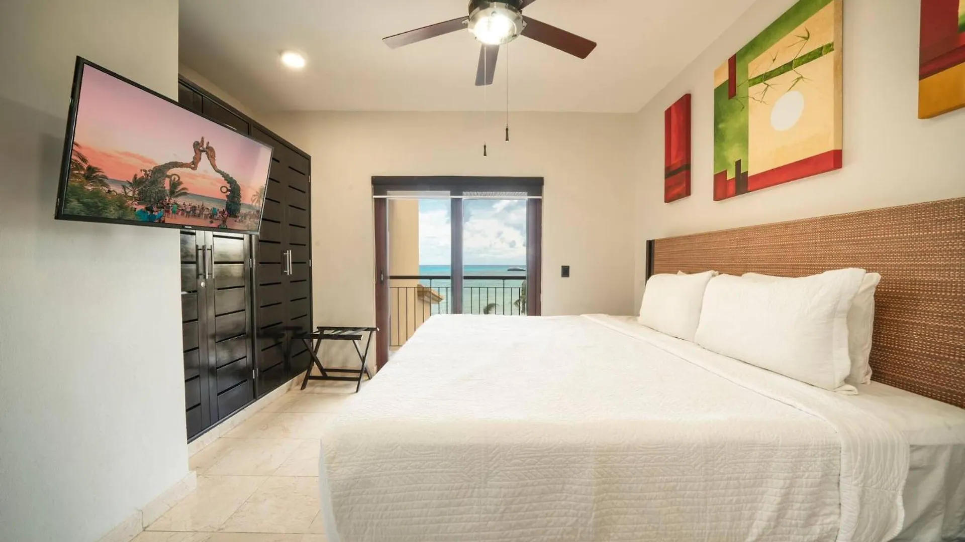 Nyaraló Condo Surf 408 - Beachfront Stunning Ocean View Penthouse - At El Faro Condo Playa del Carmen